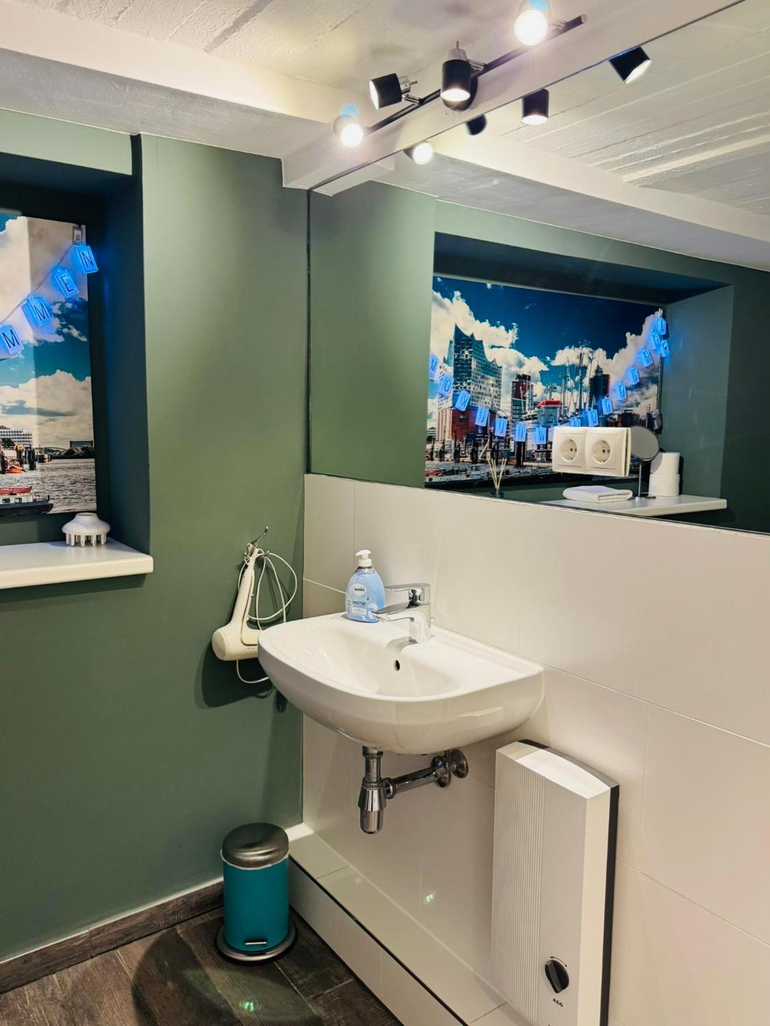 Urban Stay Hamburg - Apartments "Backbord" & "Steuerbord Mit Sauna" Ngoại thất bức ảnh